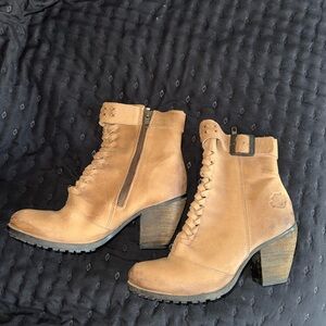 Harley-Davidson Tan Heeled Boots
